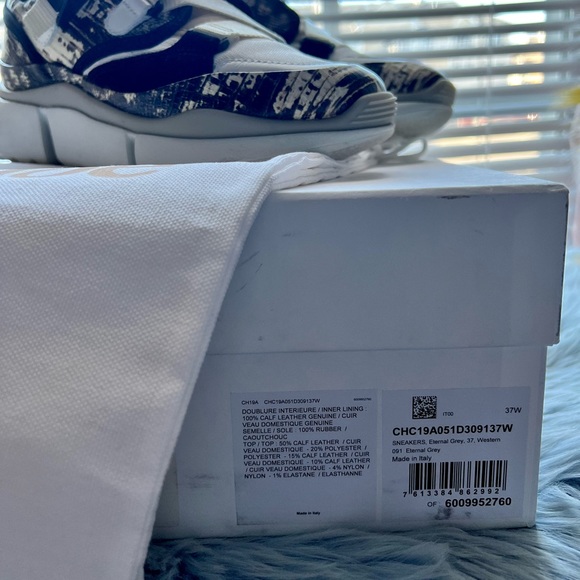 Chloé Low Top Sneakers, Eternal Grey, Round-Toes, Buckle Closure At Uppers - Picture 5 of 5